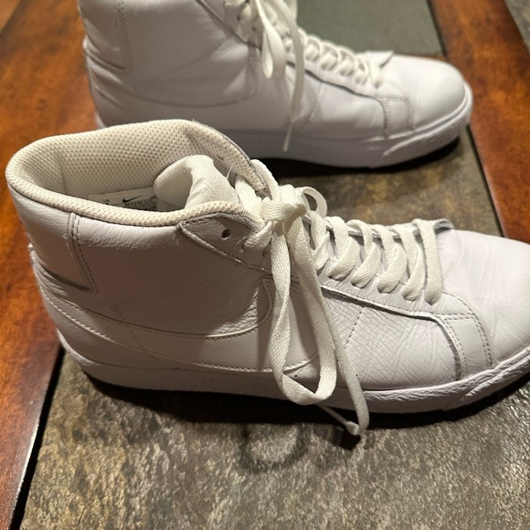 Snickers - Picture 4 of 8